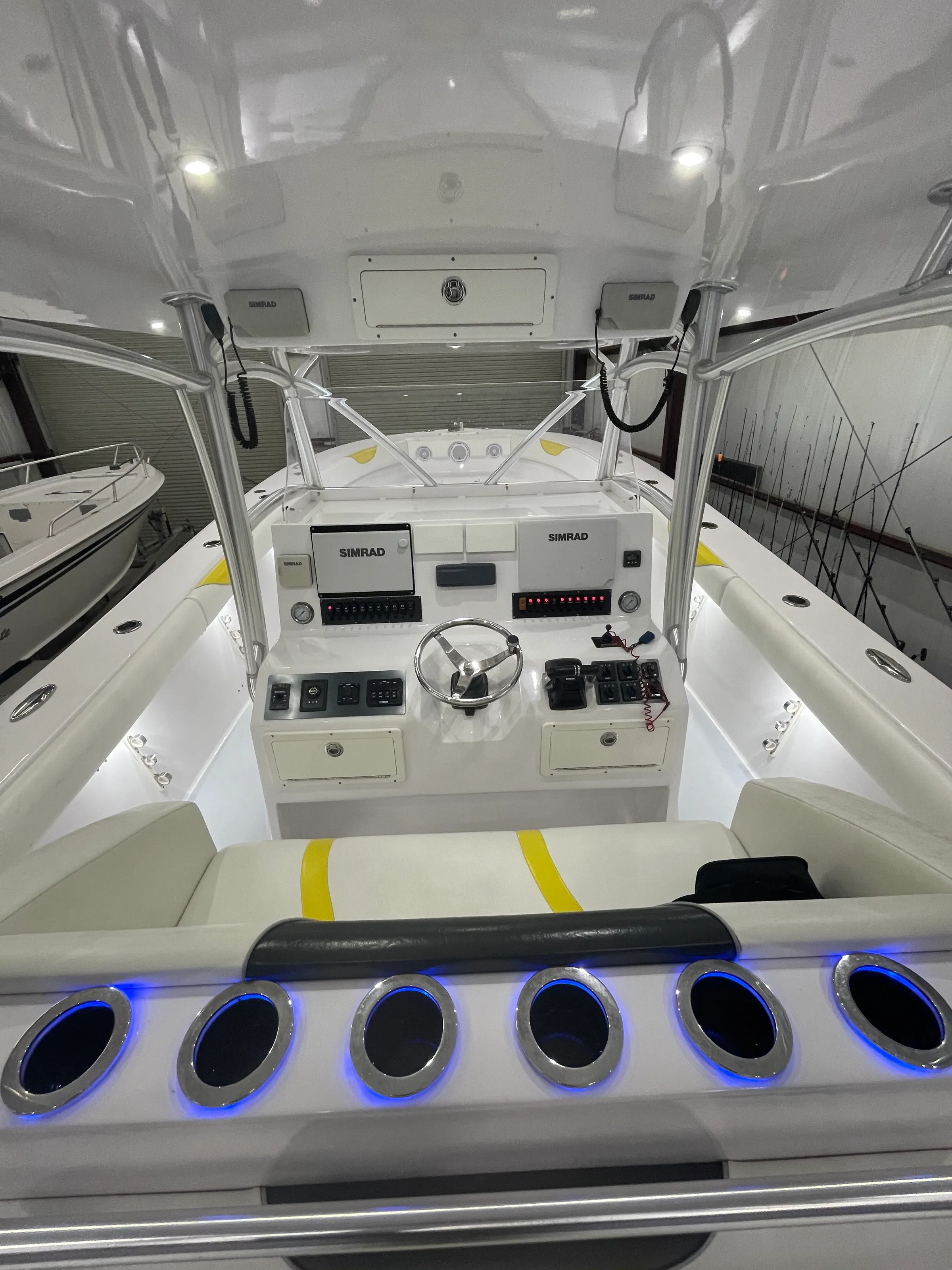 42' CC Reel Serious — helm console
